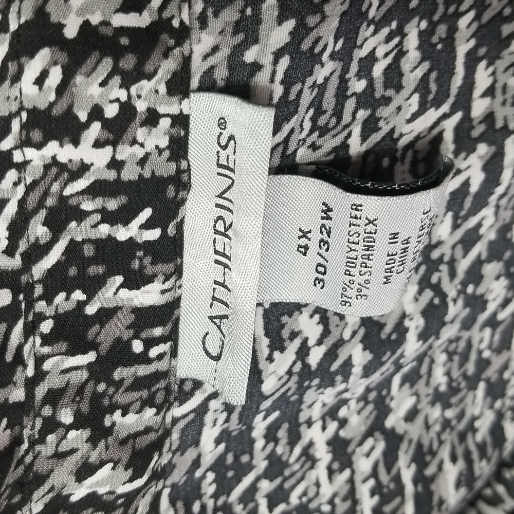 Catherine's 4x Button Down Tshirt - image 3